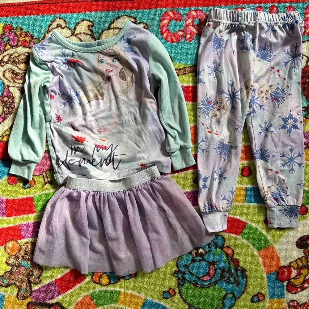 Toddler girls 👧 frozen 3 piece pj set.